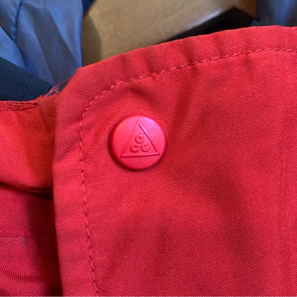 Nike ACG Stormfit Red and Black Outer Shell Full Zip Jacket - Picture 6 of 7